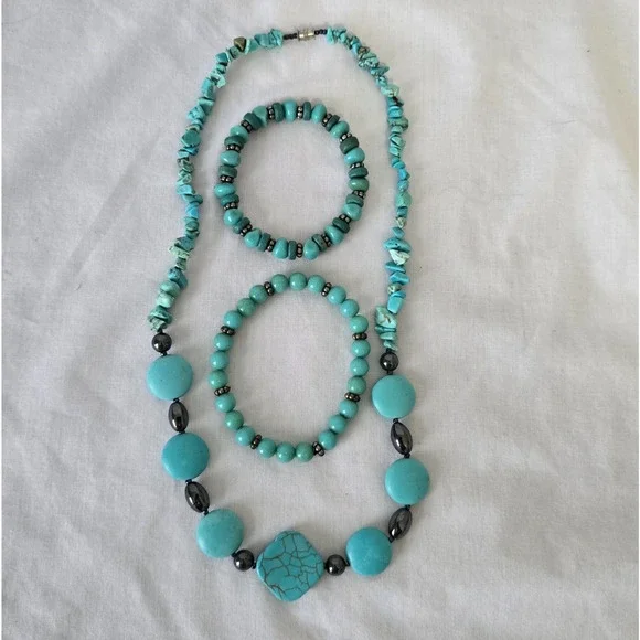 Turquoise Jewelry Set 20" Necklace and 2 Bracelets - Picture 2 of 8